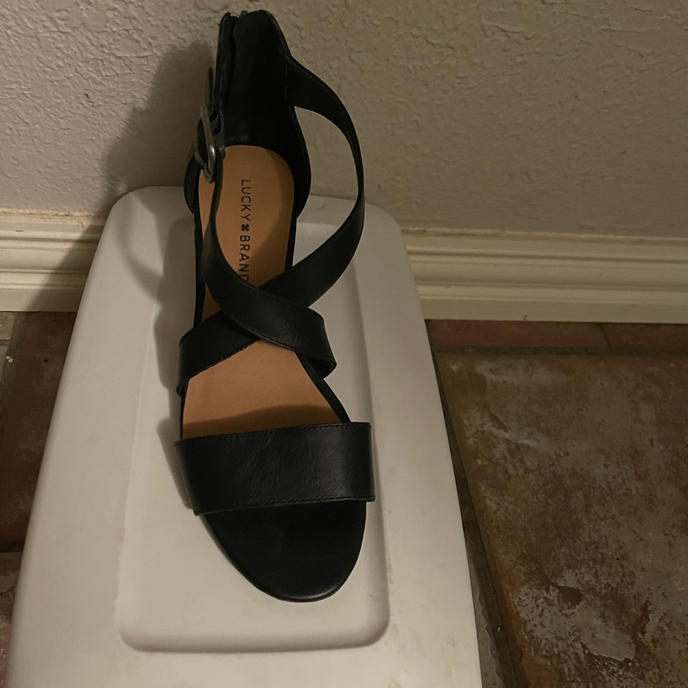 Lucky Brand 8 1/2